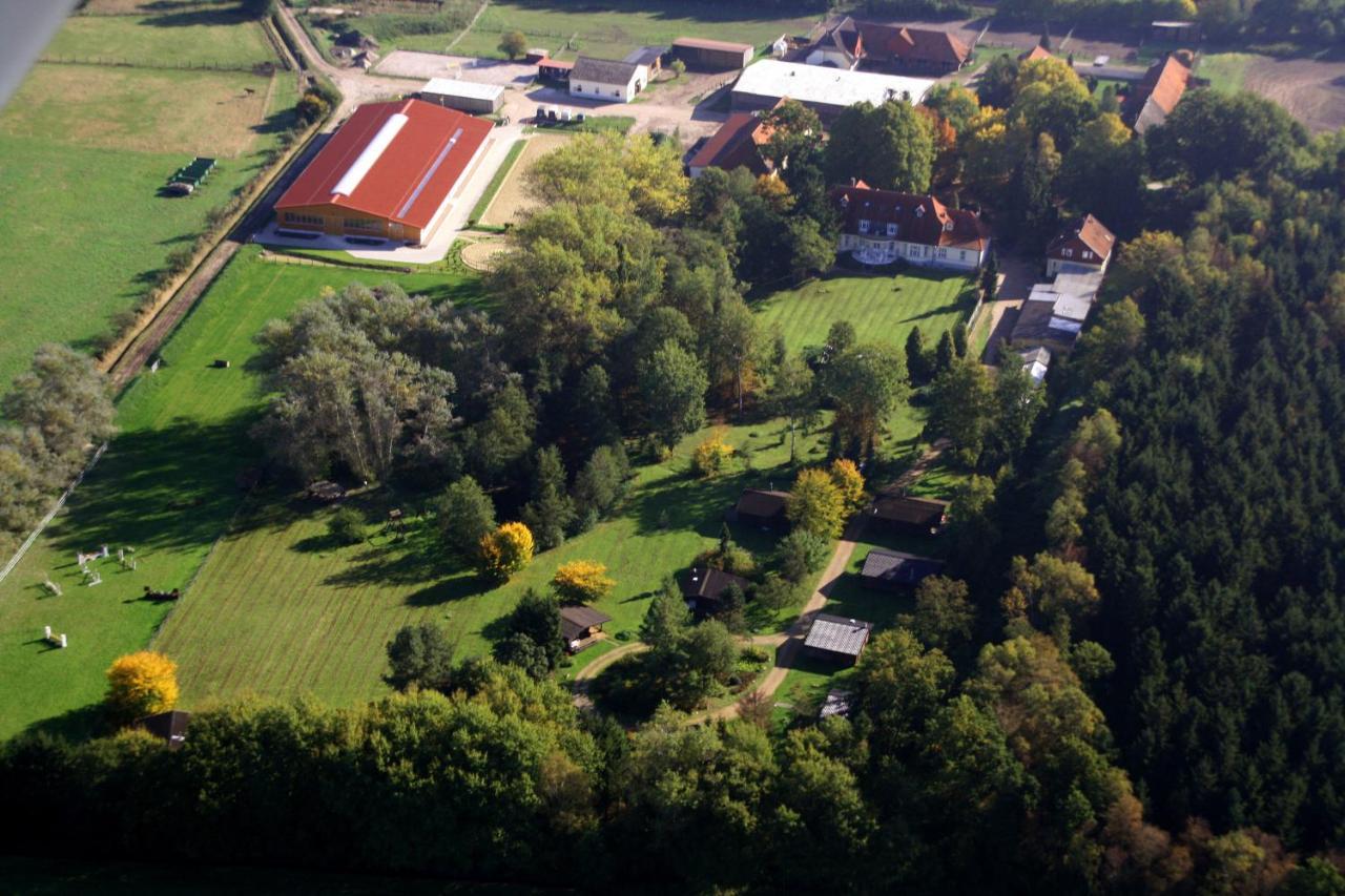 Heidegut Eschede Reitsportanlage Und Feriendorf Exteriér fotografie